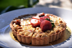 delicious pie with strawberries