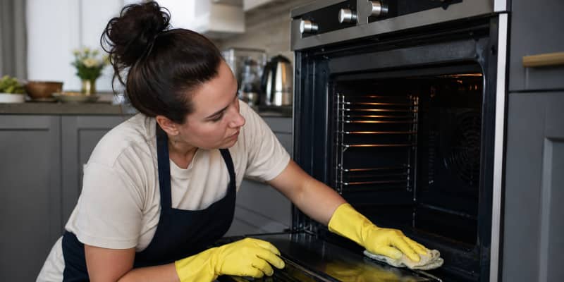End of Tenancy Oven Cleaning London: What Landlords Expect - Maggie's Oven Services